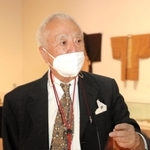特別展の展示会場を訪れた、白洲次郎の長女桂子さんの夫で旧白洲邸「武相荘」館長の牧山圭男さん＝７月１５日、神戸市東灘区の神戸ゆかりの美術館