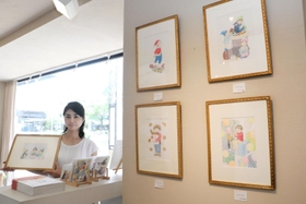 子どもをテーマにしたポストカードの新作発売に合わせ、原画展を開いている澤村はるなさん＝神戸市東灘区住吉本町２