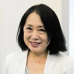 小菅優さんの公演を企画した神戸市民文化振興財団の森岡めぐみさん＝神戸市中央区橘通３、神戸市民文化振興財団