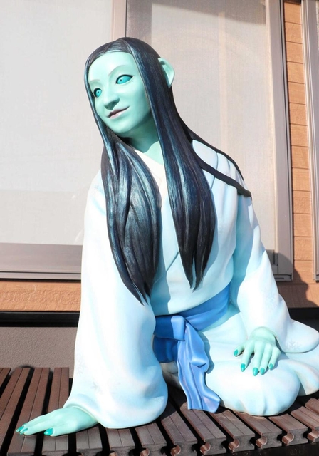 「雪女」の人形＝福崎町西田原