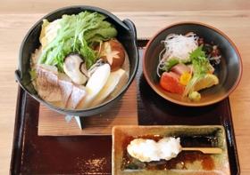 家島諸島近海で取れたカキや姫路産の野菜を生かした鍋料理＝天ぷら海鮮　神福