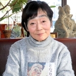 「人生のあらゆる経験が小説の糧になっている」と話す柳谷郁子さん＝姫路市内