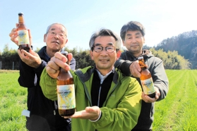 夢前町のホップを使った爽やかなビールが完成した＝姫路市夢前町前之庄