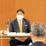 対策本部会議で８日以降の方針を説明する清元秀泰市長＝姫路市安田４