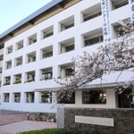 米の中高一貫校と提携を結んだ姫路女学院高＝姫路市豊沢町
