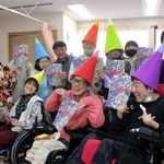障害者差別解消法の啓発イベントを開くメンバーら＝姫路市飾東町庄