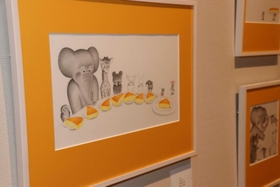 鉛筆で描いた絵本の原画＝姫路文学館