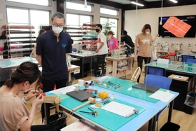 皮革産業の発信拠点となるペレテリア。体験工房などを備える＝姫路市花田町高木