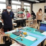 皮革産業の発信拠点となるペレテリア。体験工房などを備える＝姫路市花田町高木