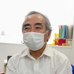 感染第５波の特徴や市の対応を説明する姫路市保健所長の毛利好孝さん＝姫路市坂田町