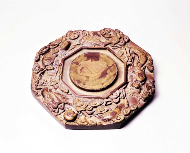 千姫ゆかりのすずり（弘経寺提供）