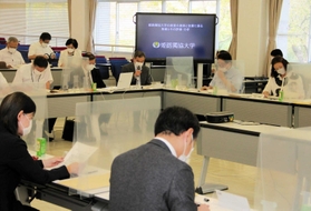 姫路独協大の今後の在り方などが協議された審議会＝姫路市上大野７