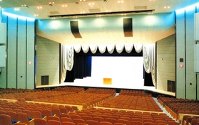 １２月末の閉館を前に、文化団体へ無料で貸し出す市文化センターの大ホール（姫路市提供）