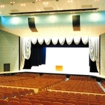 １２月末の閉館を前に、文化団体へ無料で貸し出す市文化センターの大ホール（姫路市提供）