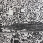 在来線高架化前の姫路駅。駅の東側、播但線との分岐付近に現在のアクリエひめじが完成した