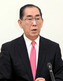 松本剛明氏