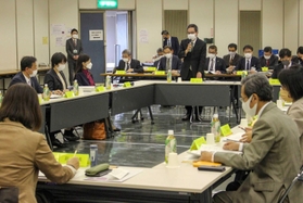 市立高校の今後の方向性などが話し合われた審議会＝姫路市中地、市勤労市民会館