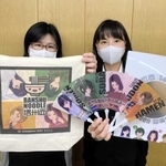 新キャラクターをあしらった販促グッズ＝姫路市東駅前町