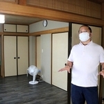 ダルクについて解説する梅田靖規代表。依存症からの立ち直りを支援する＝姫路市内