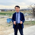 農地の活用や景観保全への思いを語る佐藤慎介さん＝姫路市余部区