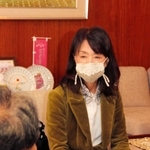 姫路市のふるさと大使に任命された玉岡かおるさん＝姫路市安田４