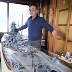梅澤雅房さんが緻密に再現した戦艦大和の模型＝姫路市