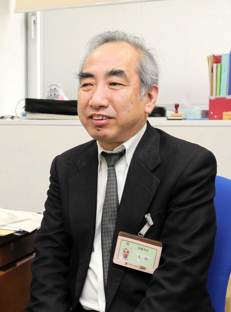子どものワクチン接種について解説する毛利好孝・姫路市保健所長＝同市坂田町