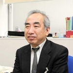 子どものワクチン接種について解説する毛利好孝・姫路市保健所長＝同市坂田町