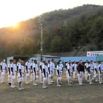 甲子園での初戦を目前に、最終調整を続ける東洋大付属姫路高校（兵庫県姫路市書写）野球部。そのハードな一日は、午後も日が暮れるまで続いた。