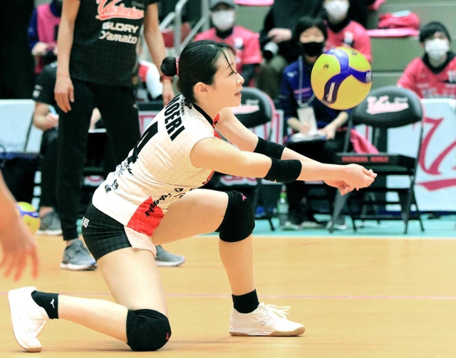姫路の守りの要、リベロの花井萌里も代表入りで世界レベルを目指す＝ヴィクトリーナ・ウインク体育館