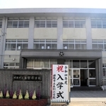 千人近い児童数の糸引小学校＝姫路市東山