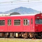 播但線を走る１０３系車両。旧国鉄時代に製造された＝姫路市香寺町岩部