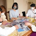「百年祭」の内容について話し合う河北咲良さん（中央）ら＝姫路市網干区新在家