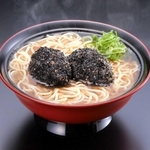 えきそば真っ黒田（まねき食品提供）