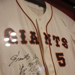 清原和博さんから届いたサイン入りのユニホーム