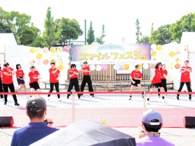 中高生によるダンスステージ＝大手前公園