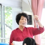 ５０年以上にわたって講師を務める藤井たみ子さん＝姫路市神子岡前３、面白山児童センター