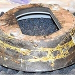 高熱で黒く焼け焦げている「背面ヒートシールド」（ＪＡＸＡ提供）
