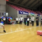 現役のトップ選手らが指導した講習会＝ヴィクトリーナ・ウインク体育館