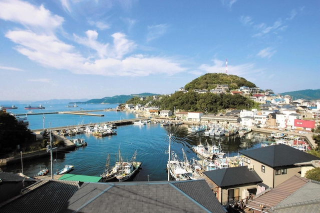 美しい自然が楽しめる家島諸島（姫路市提供）