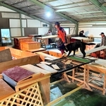 たんすや机を組み合わせた訓練場＝宍粟市山崎町土万