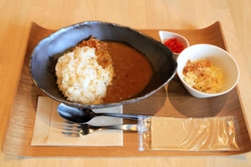 もち麦のぷちぷちした食感を生かしたガジカレー