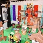 神戸の上田人形店が大正期に製作した大型の座敷飾り。「らんぷの家」に展示している＝姫路市香寺町中仁野