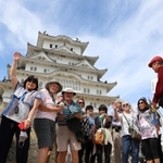 ＜真四角な世界遺産　登録30周年の姫路城＞(1)訪日客が戻ってきた
