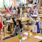 地域住民の触れ合いの場となっている「オレンジカフェあおやま１号」＝姫路市青山２