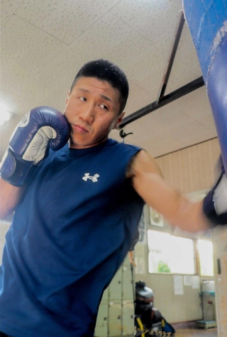 日本ライトフライ級王座決定戦に挑む大内淳雅さん＝姫路木下ボクシングジム