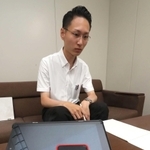 スマートフォンやタブレットを封印した成将希記者＝姫路市豊沢町（撮影・辰巳直之）