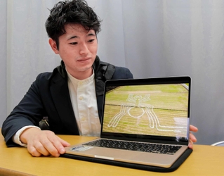 プロジェクトを説明する夢前ゆめ街道づくり実行委の服部佑亮さん＝姫路市役所