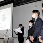 たつの市や宍粟市の企業に、ＳＤＧｓの視点を踏まえた事業を提案する県立大の学生＝姫路市南駅前町