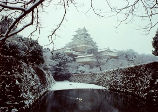 雪化粧の姫路城＝姫路市本町（北川勇さん提供）